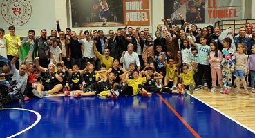 Büyükşehir Belediyespor Basketbolda Alt Yaş Kategorilerinde İki Şampiyonluk Birden Kazandı