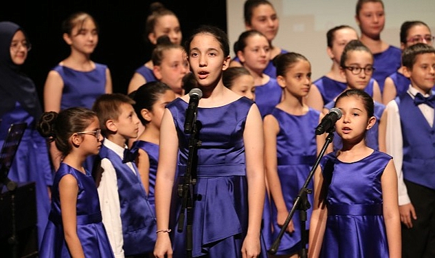 cocuk-ve-genclik-korolari-performanslariyla-alkis-aldi.jpg