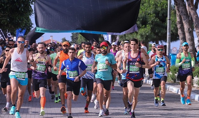 egenin-incisi-cesmede-duzenlenen-salomon-cesme-yari-maratonunda-birinciler-belli-oldu.jpg