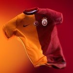 galatasarayin-parcali-formasi-yeniden-sahalarda.jpg
