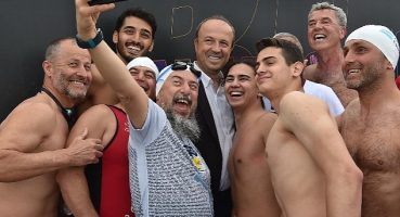 İklim krizine farkındalık oluşturmak için pedal çevirdiler, koştular, yüzdüler