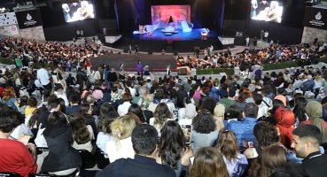 Rüstemoğlu Cemal'in Tuhaf Hikayesi Açık Havada Unutulmaz Bir Gece Yaşattı