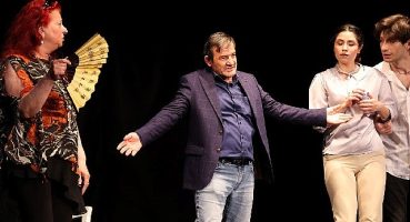 Aşk Her Zaman Güzeldir” sahne aldı