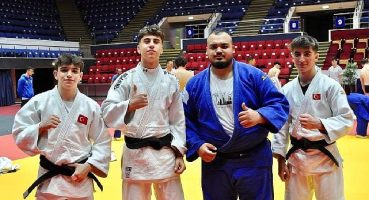 Kağıtspor, Avrupa'nın her kulvarında şampiyon