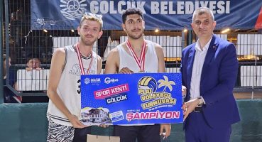 Plaj voleybolu turnuvası çekişmeli müsabakalar ile tamamlandı 