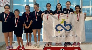 Yüzücülerimiz Kupayı Çorlu'ya Getirdi