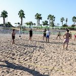 antalya-buyuksehirden-konyaalti-plajina-ucretsiz-plaj-voleybol-sahalari.jpg