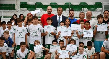 İznikspor Yaz Futbol Okulunda Sertifika Heyecanı