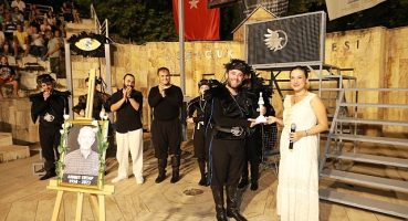 “Kargalar" Efes Selçuk'a Geldi