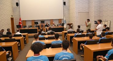 Şampiyon Hokeyciler'den Başkan Pekyatırmacı'ya ziyaret