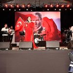 cumhuriyetin-100-yili-yonca-lodi-konseri-ile-buyuk-bir-cosku-ile-kutlandi.jpg