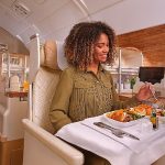 emirates-92-seyahat-noktasinda-ucak-ici-yemek-on-siparis-hizmeti-sunmaya-basladi.jpg