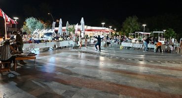 Kemer'de üreten ev hanımları kermesi yapıldı