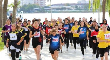 Küçükçekmeceli öğrenciler, cumhuriyet'in 100 yılı için koştular