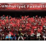 sehir-tiyatrolari-cumhuriyetin-100-yilini-benim-guzel-pabuclarim-oyununu-cocuklarla-bulusturdu.jpg