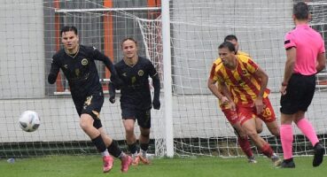 Nilüfer Belediye FSK rakibini 4 golle mağlup etti