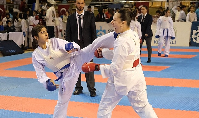 sporun-baskenti-kocaelide-karate-coskusu.jpg