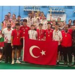 15-yas-alti-badminton-millilerimiz-balkan-sampiyonu-oldu.jpg