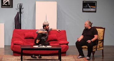 Aydın Büyükşehir Belediyesi Şehir Tiyatroları “kamuran'ın melekleri” oyununu izleyicilerle buluşturdu