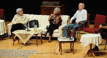 Bilge Çınarlar yeni oyunuyla sahnede 