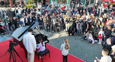 Saat Kulesi ve Cam Piramit'te piyano şöleni