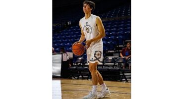 UC Irvine Takımının Oyuncusu Derin Saran, NCAA'de Yıldızlaşıyor!