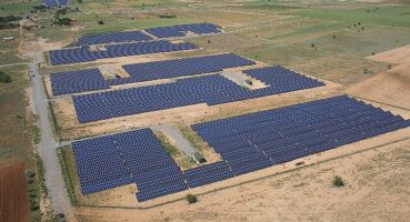 Akfen Yenilenebilir Enerji'den Bir Haftada 66 MW Gücünde Üç Hibrit Güneş Santrali Yatırımı Anlaşması