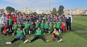 Kuşadası'nda her yıl geleneksel olarak düzenlenen Sömestr Cup'a katılan Narlıdere Belediyespor, turnuvadan 3 kupayla döndü