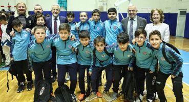 Nilüfer Belediyesi amatör sporcuların yanında