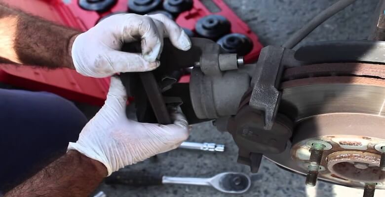 Ağır Vasıta Disk Fren Balataları: Bilmeniz Gereken Her Şey