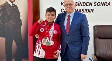 Burhaniye'nin Gururundan Başkan Deveciler'e Ziyaret