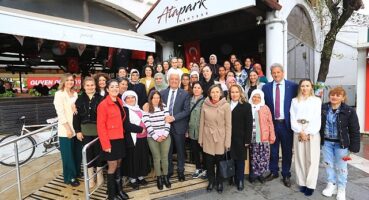 Büyükşehir, 8 Mart'ta Hiç Sinemaya Gitmeyen Kadınları Sinema İle Buluşturdu