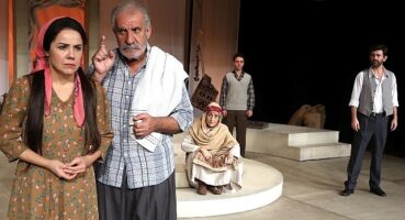 İstanbul Büyükşehir Belediyesi Şehir Tiyatroları en beğenilen oyunlarından Gül'e Ağıt'ı Bahçelievler seyircisiyle buluşturuyor.