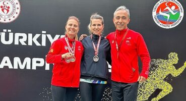 İzmirli Öğretmen Atletler Derece Yaptı