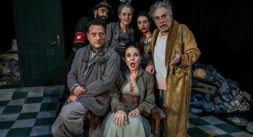 Zuhal Olcay ve Haluk Bilginer'i yıllar sonra yeniden bir araya getiren 'Kel Diva' adlı oyun,  Nilüfer Tiyatro Festivali kapsamında seyirci ile buluştu