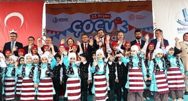 23 Nisan Ulusal Egemenlik ve Çocuk Bayramı, Bağcılar Belediyesi tarafından düzenlenen bir festivalle coşkuyla kutlanıyor
