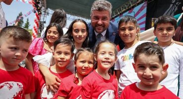 Buca'da 23 Nisan'a yakışır kutlama