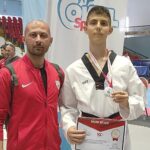 foca-belediyespor-kulubu-taekwondo-subesi-sporcusu-asrin-yagiz-buyukyavuz-yari-final-elemelerini-altin-madalya-ile-gecti.jpg