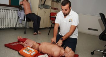 Karşıyaka'da ilk yardım kursları aralıksız devam ediyor