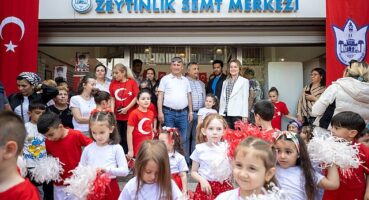 Konak'ta 23 Nisan coşkusu erken başladı