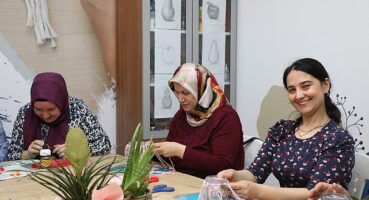 Anne Şehir’de atık malzemeler sanat eserine dönüşüyor