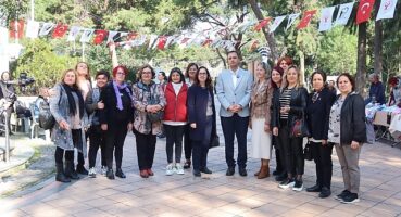 Bornova Belediyesi’nden anneler için “Hediyelik Eşya Günleri”