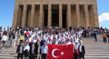 “Enerjinin Yıldızları”, 19 Mayıs’ı Atatürk’ün huzuruna çıkarak kutladı