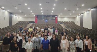 Hemşirelik Fakültesinde “Bilimsel Yayın Sürecinde Kolaylaştırıcılar” konuşuldu