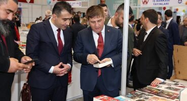 Karaman Belediyesi tarafından bu yıl 4.’sü düzenlenen Kitap Günleri, kapılarını kitapseverlere açtı