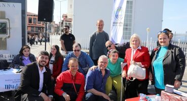 Mudanya Belediyesi, Engelliler Haftası nedeniyle engellilerin rahat iletişim kurmasını sağlayan uygulamaların yer aldığı farkındalık etkinliği gerçekleştirdi