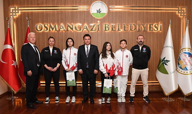 sampiyon-sporculardan-baskan-aydina-ziyaret.jpg
