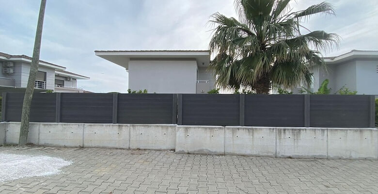 Ahşap Kompozit Çit Sistemleri: Şıklık ve Dayanıklılığın Mükemmel Uyumu