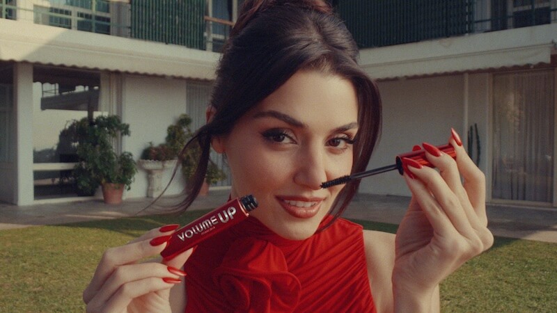 Türkiye'nin 1 Numaralı Makyaj Markası Flormar'ın Yeni Global Marka Yüzü “Hande Erçel” ile ilk lansmanı: “Volume Up Mascara”